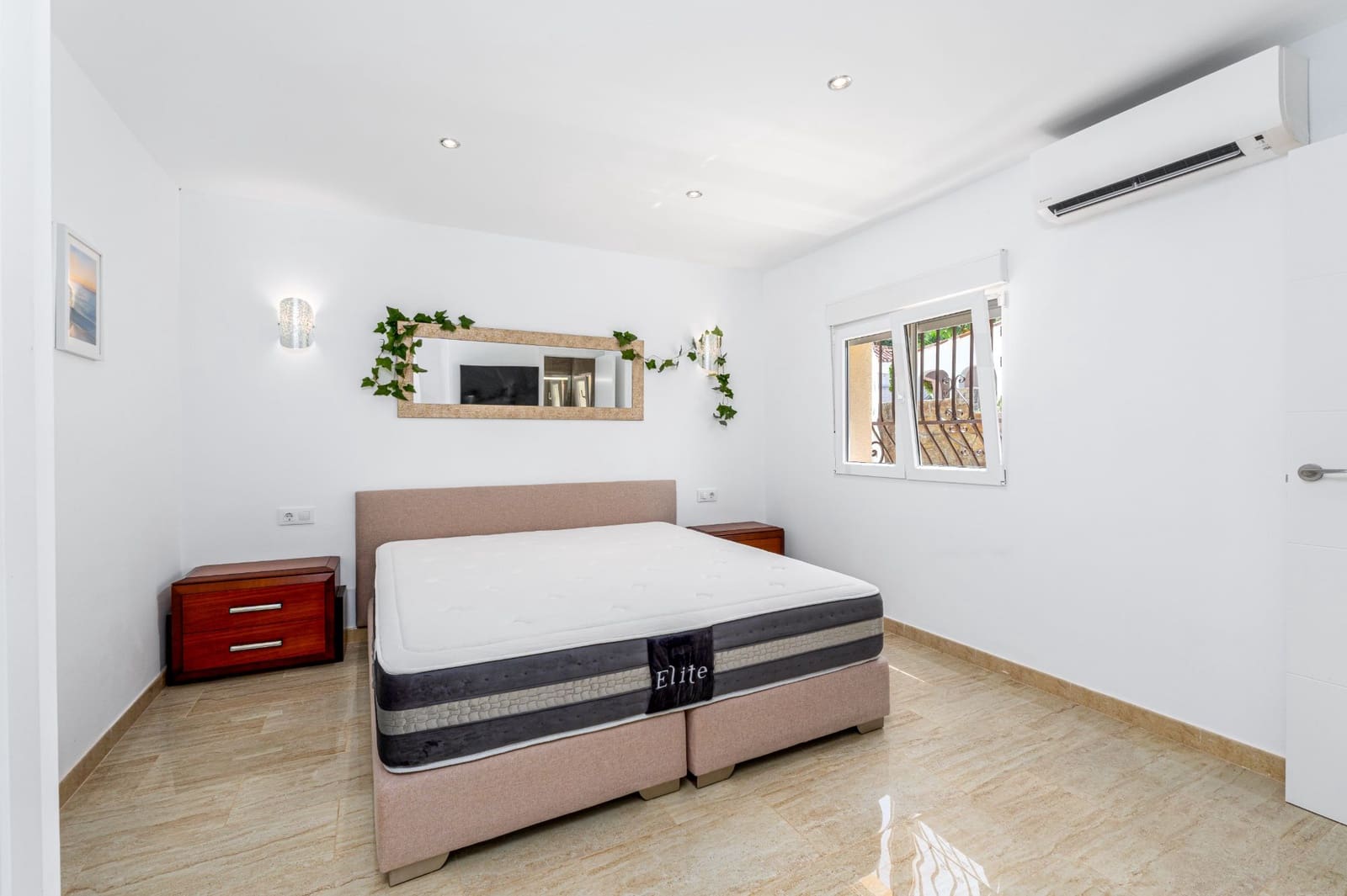 3 bedroom Villa for sale in Albir with pool garage - € 795,000 (Ref: 9494941)