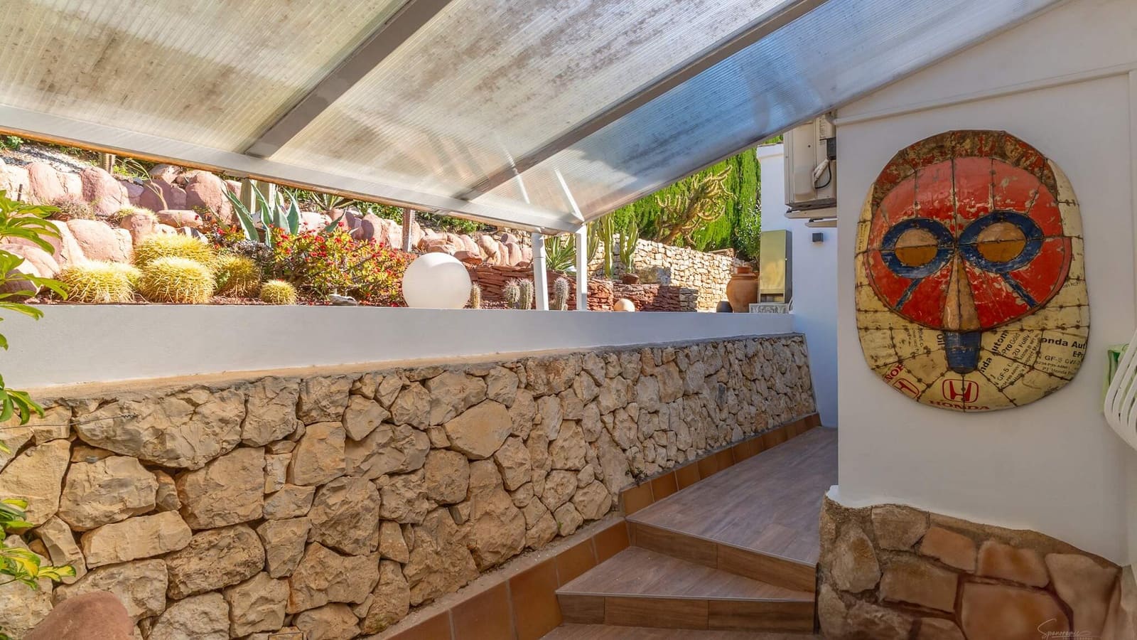 4 bedroom Villa for sale in Teulada with garage - € 1,390,000 (Ref: 9496634)