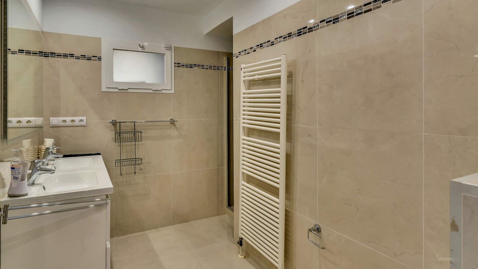 4 bedroom Villa for sale in Teulada with garage - € 1,390,000 (Ref: 9496634)