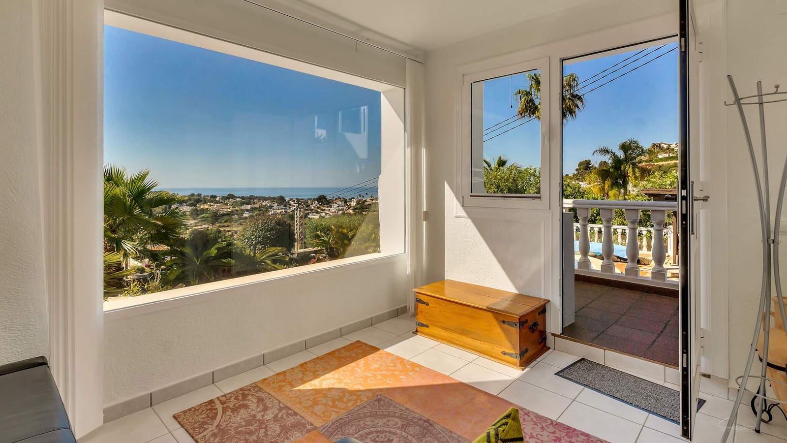 4 bedroom Villa for sale in Teulada with garage - € 1,390,000 (Ref: 9496634)