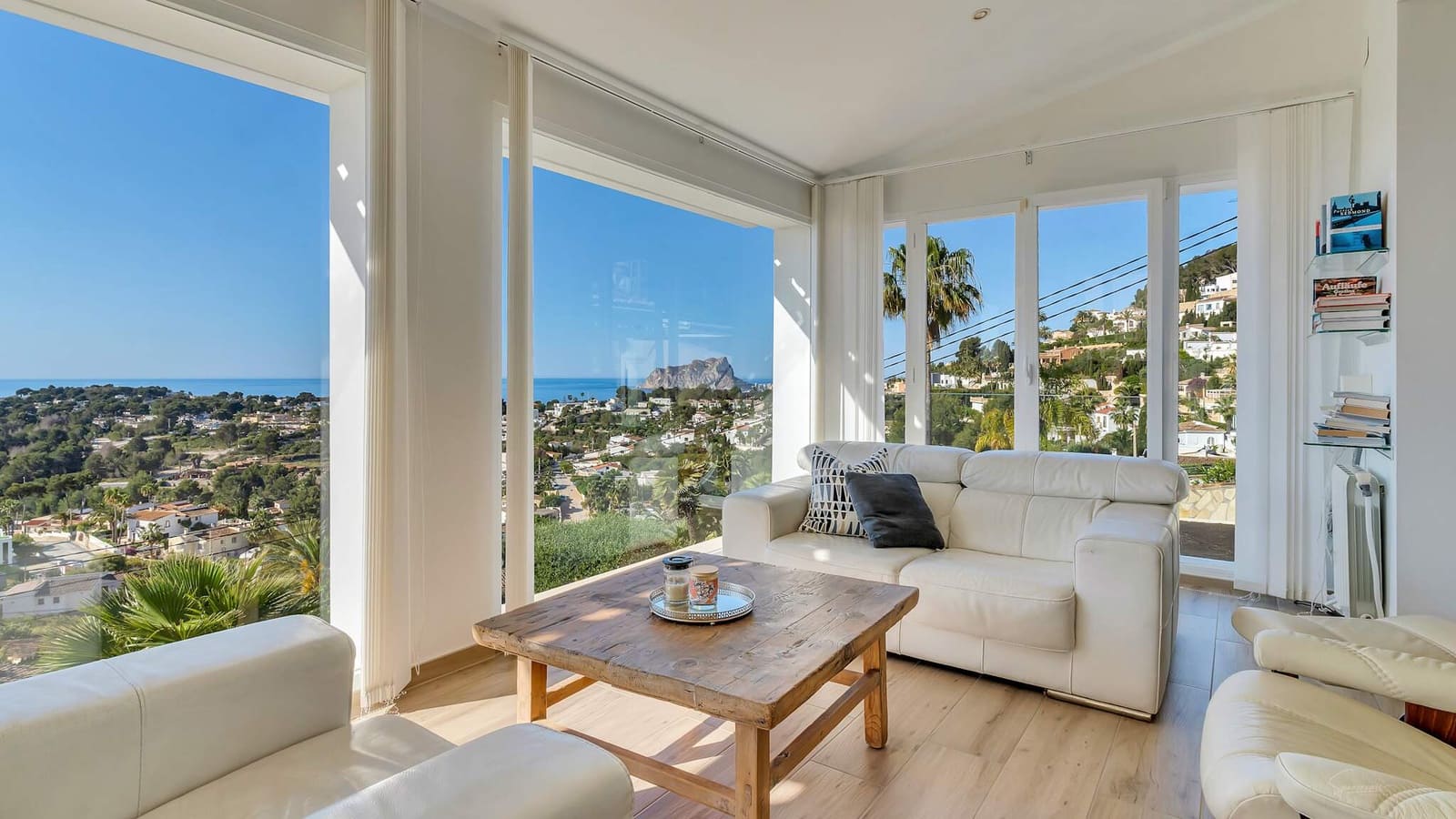 4 bedroom Villa for sale in Teulada with garage - € 1,390,000 (Ref: 9496634)