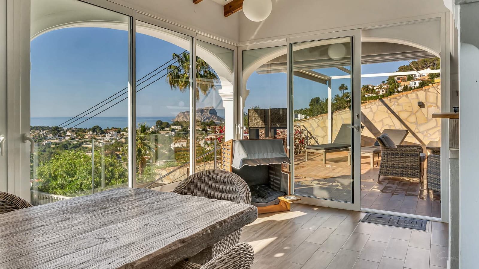 4 bedroom Villa for sale in Teulada with garage - € 1,390,000 (Ref: 9496634)