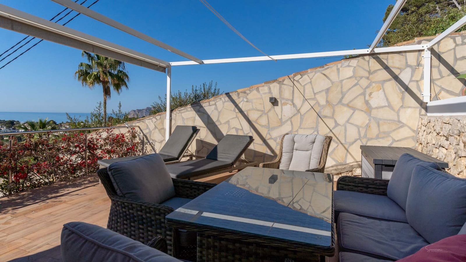 4 bedroom Villa for sale in Teulada with garage - € 1,390,000 (Ref: 9496634)