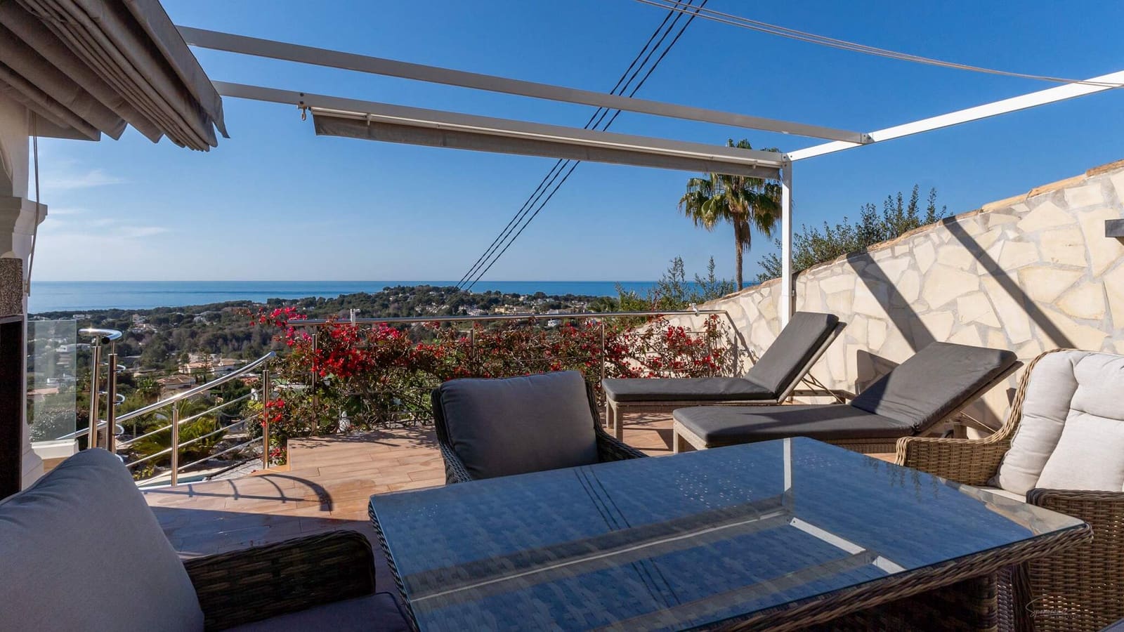 4 bedroom Villa for sale in Teulada with garage - € 1,390,000 (Ref: 9496634)