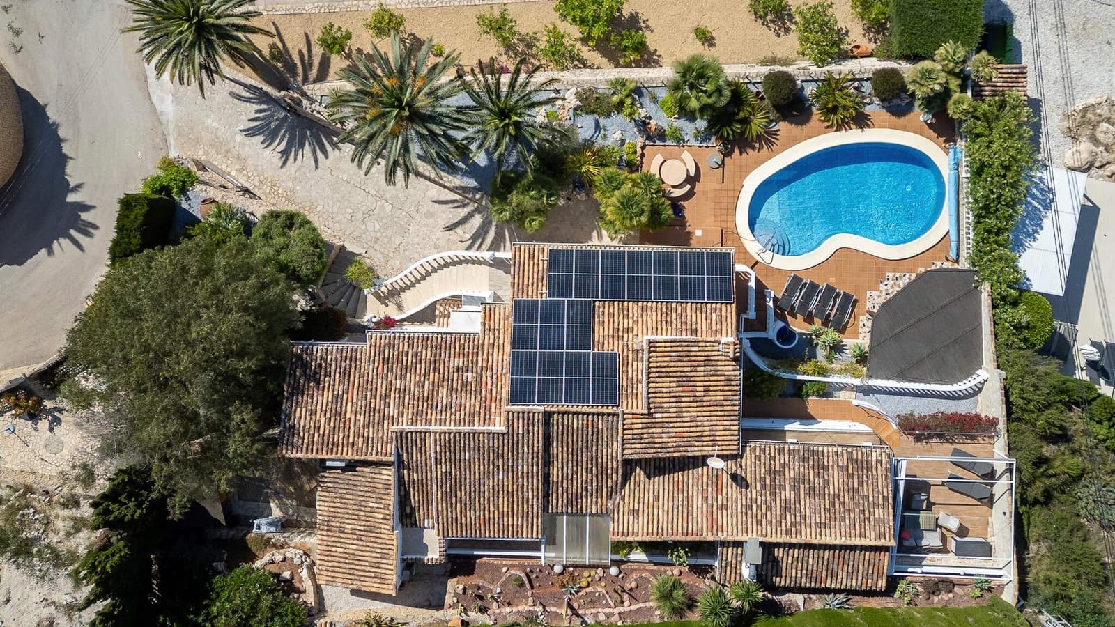 4 bedroom Villa for sale in Teulada with garage - € 1,390,000 (Ref: 9496634)