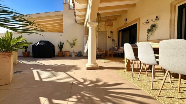 3 makuuhuone Omakotitalo myytävänä paikassa Altea la Vella, Altea mukana uima-altaan 
autotalli - 450 000 € (Ref: 9496635)