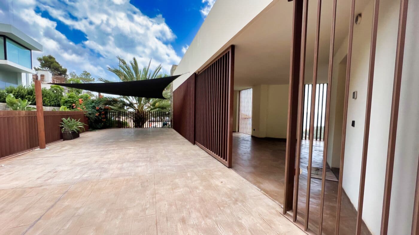 4 bedroom Villa for sale in Altea with pool garage - € 2,650,000 (Ref: 9499898)