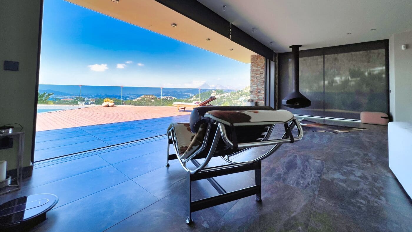 4 bedroom Villa for sale in Altea with pool garage - € 2,650,000 (Ref: 9499898)