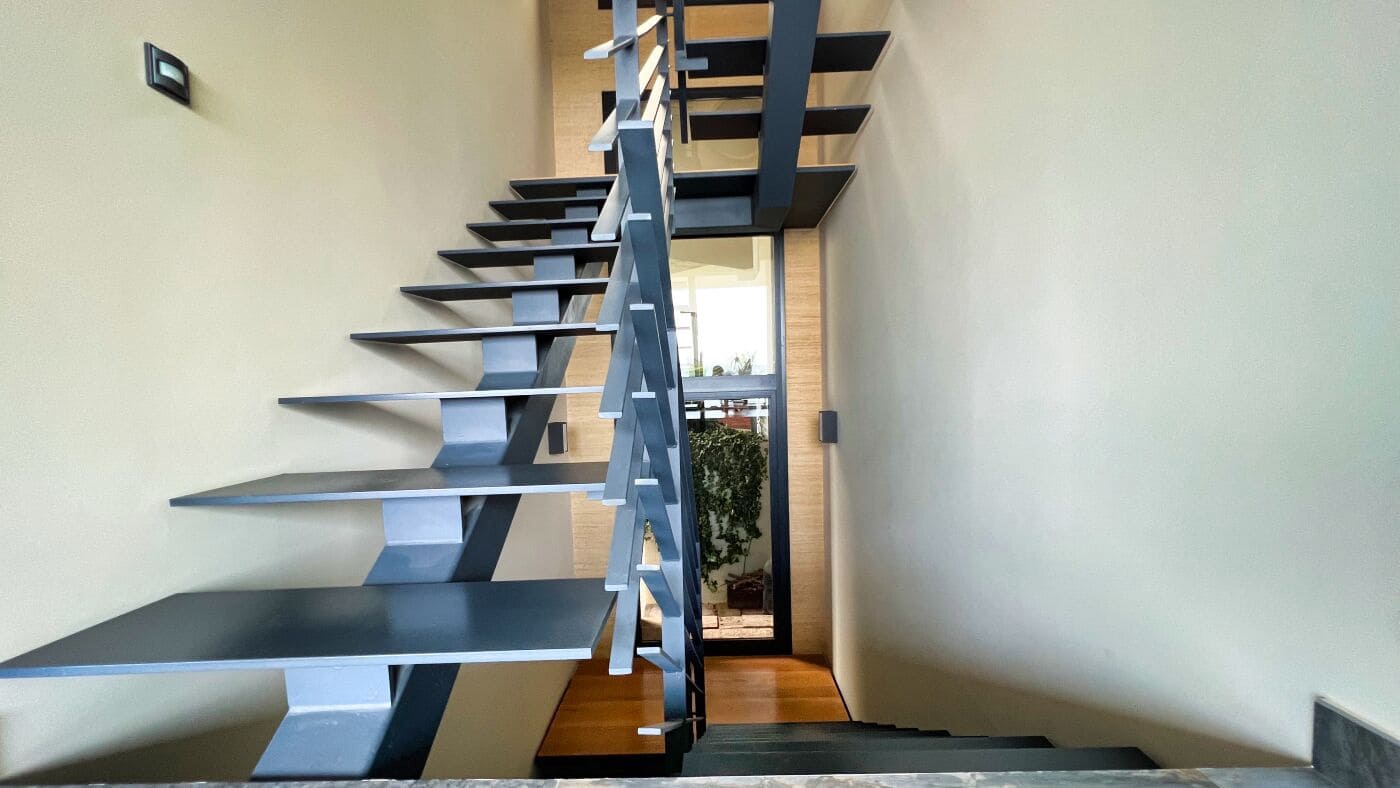 4 bedroom Villa for sale in Altea with pool garage - € 2,650,000 (Ref: 9499898)