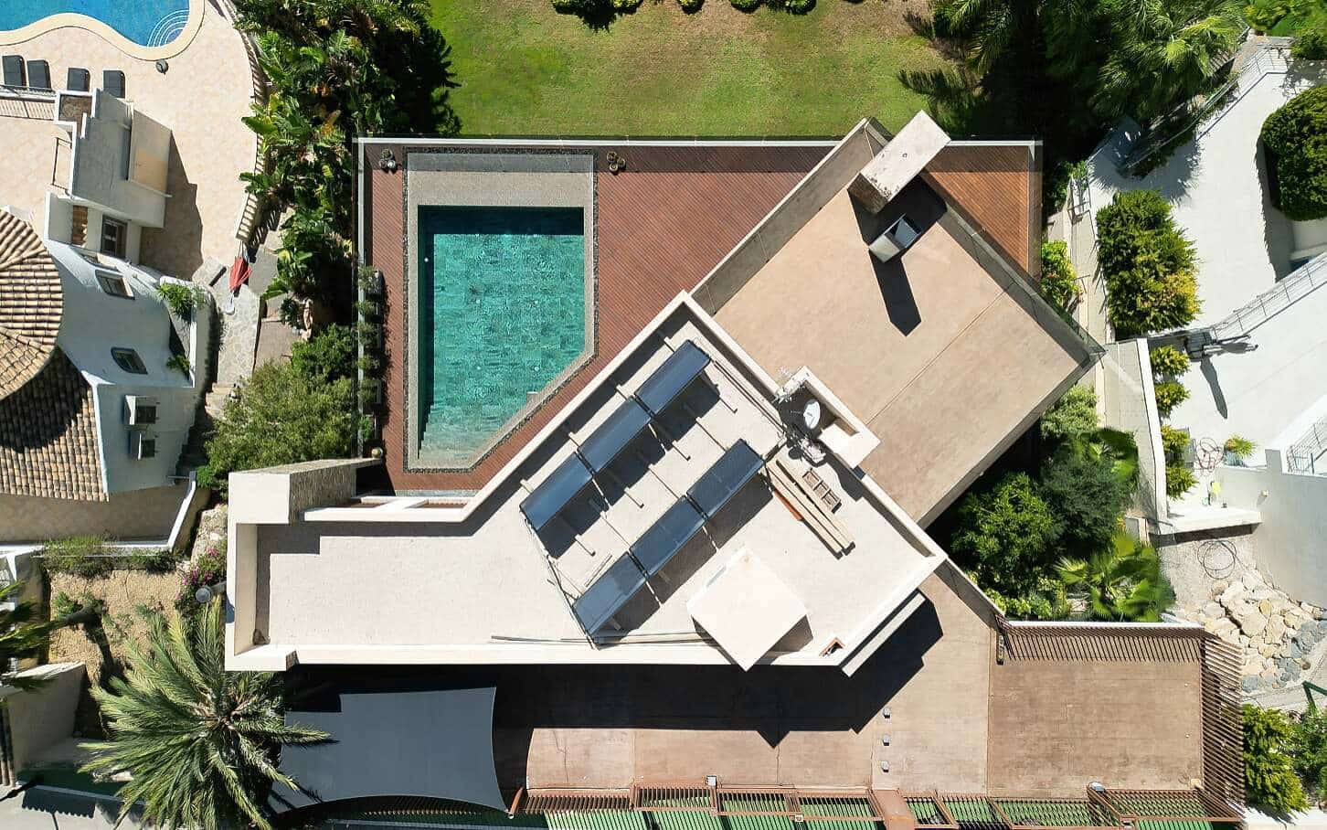 4 bedroom Villa for sale in Altea with pool garage - € 2,650,000 (Ref: 9499898)