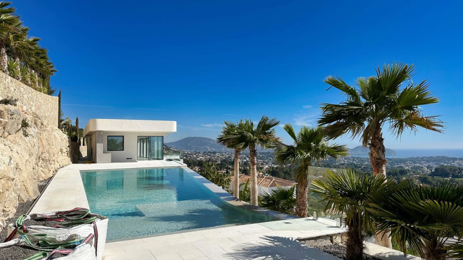 4 bedroom Villa for sale in Benissa with pool garage - € 3,900,000 (Ref: 9510291)