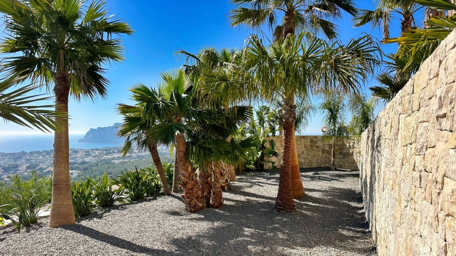 4 bedroom Villa for sale in Benissa with pool garage - € 3,900,000 (Ref: 9510291)