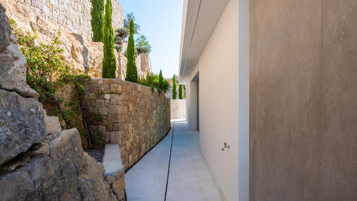 4 bedroom Villa for sale in Benissa with pool garage - € 3,900,000 (Ref: 9510291)
