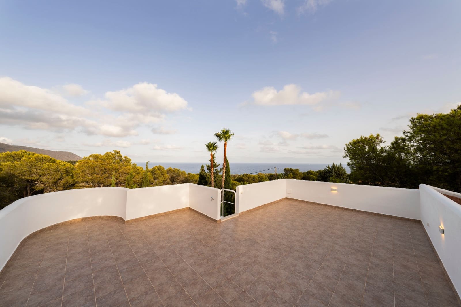 4 bedroom Villa for sale in Altea with pool garage - € 1,450,000 (Ref: 9516267)