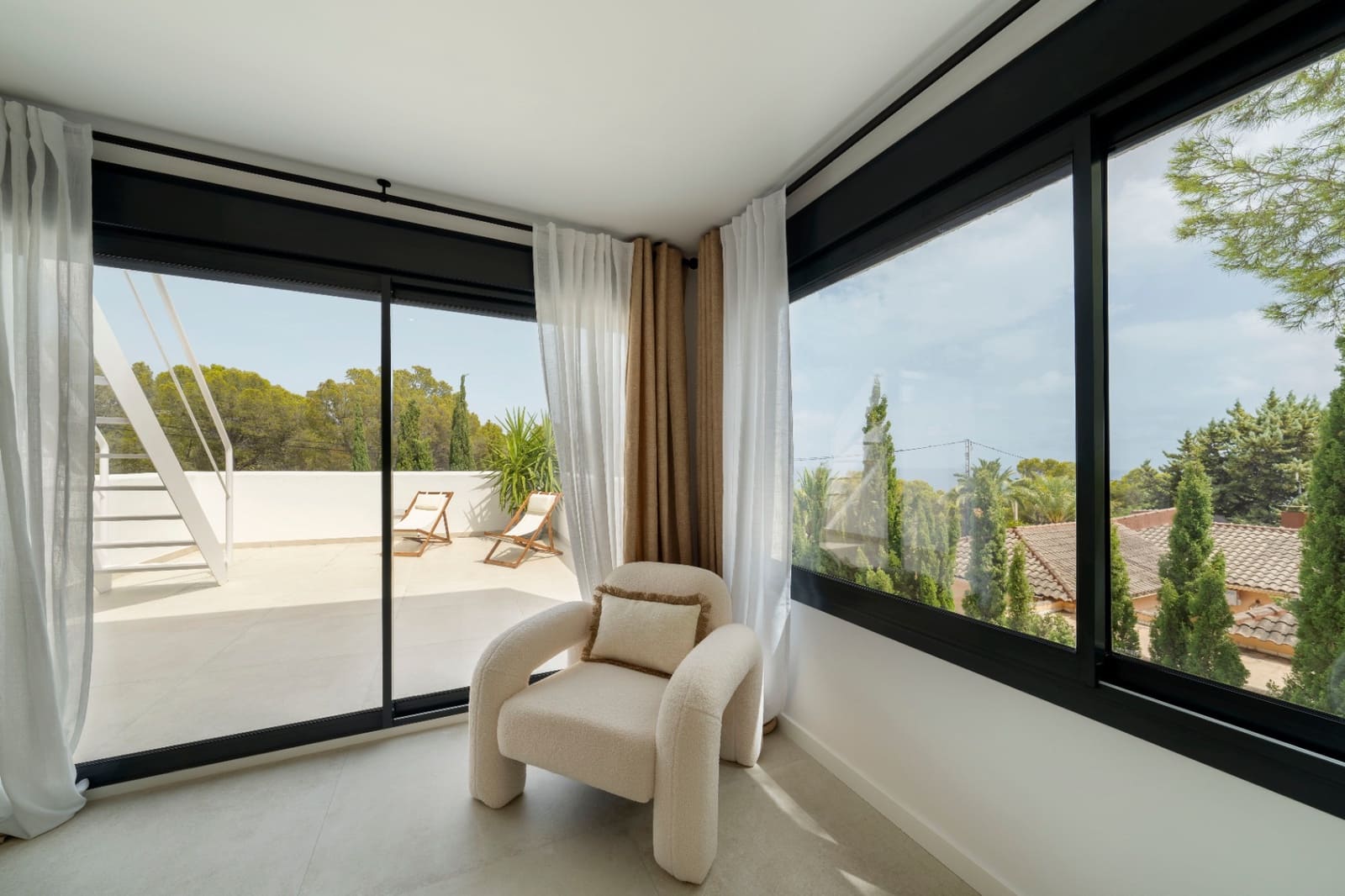 4 bedroom Villa for sale in Altea with pool garage - € 1,450,000 (Ref: 9516267)