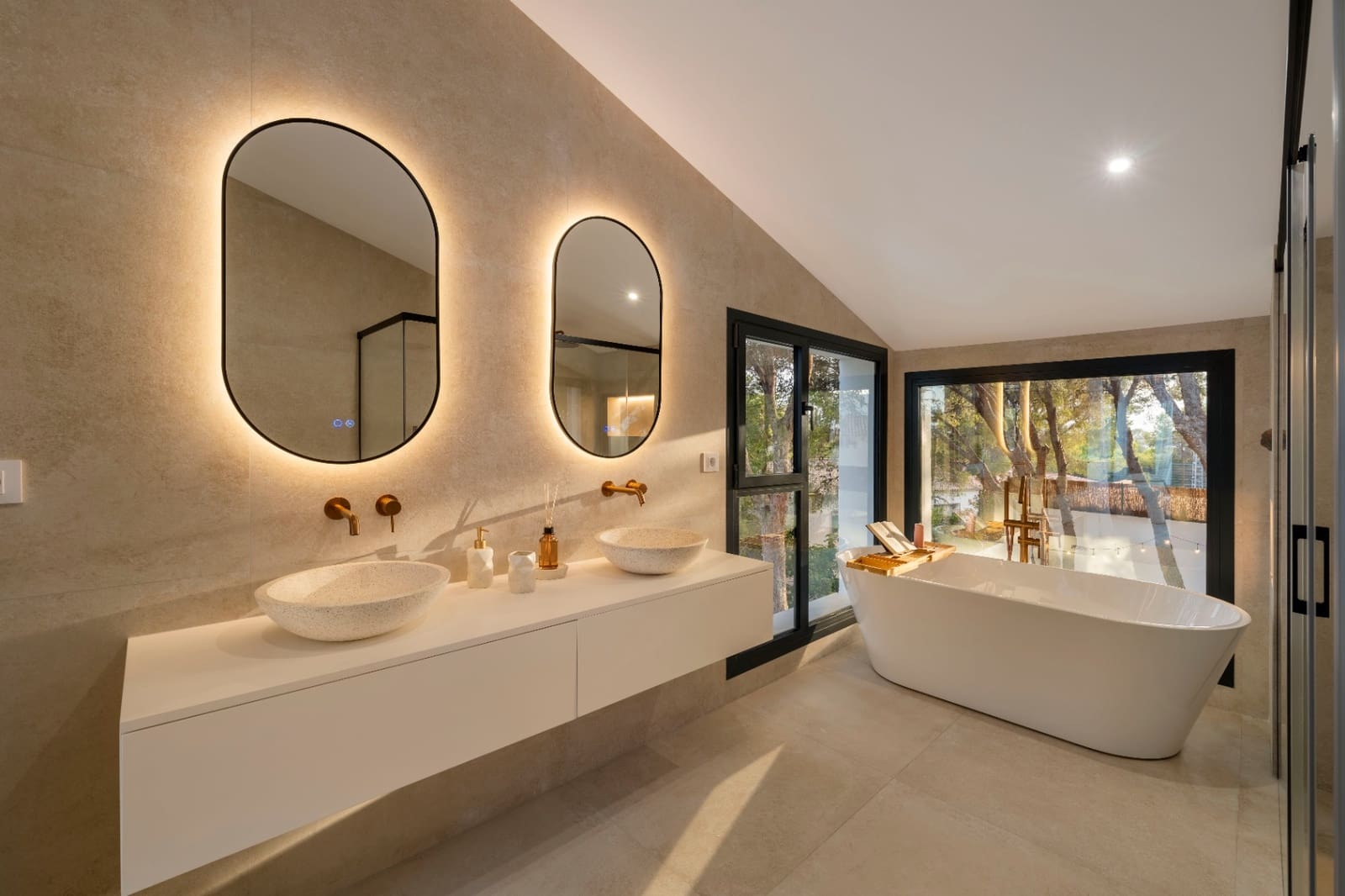 4 bedroom Villa for sale in Altea with pool garage - € 1,450,000 (Ref: 9516267)