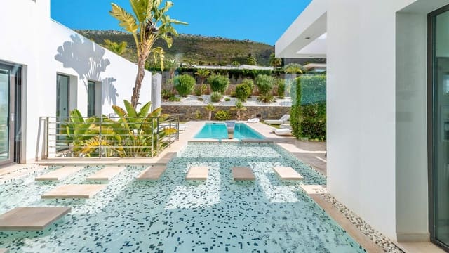 5 bedroom Villa for sale in Javea / Xàbia with pool - € 2,350,000 (Ref: 9525798)
