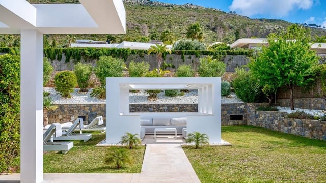 5 bedroom Villa for sale in Javea / Xàbia with pool - € 2,350,000 (Ref: 9525798)