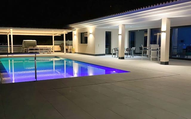 5 soverom Villa til salgs i Altea med svømmebasseng garasje - € 3 500 000 (Ref: 9536694)