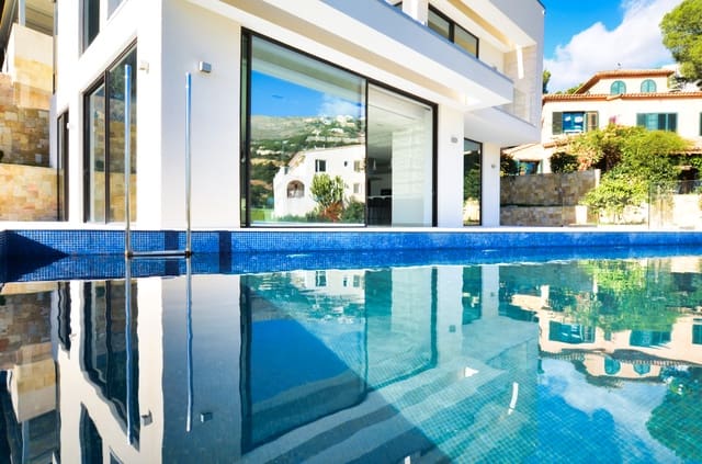 Chalet de 4 habitaciones en Altea en venta con piscina garaje - 2.650.000 € (Ref: 9536695)