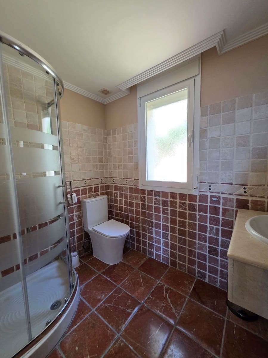 5 quarto Moradia para venda em Altea com piscina garagem - 1 250 000 € (Ref: 9536699)