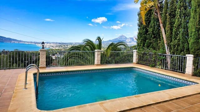 5 quarto Moradia para venda em Altea com piscina garagem - 1 250 000 € (Ref: 9536699)