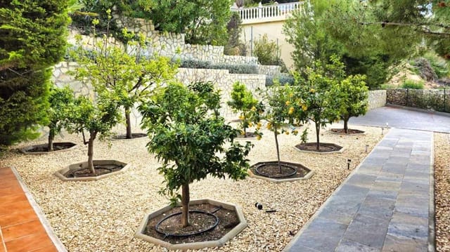 5 quarto Moradia para venda em Altea com piscina garagem - 1 250 000 € (Ref: 9536699)