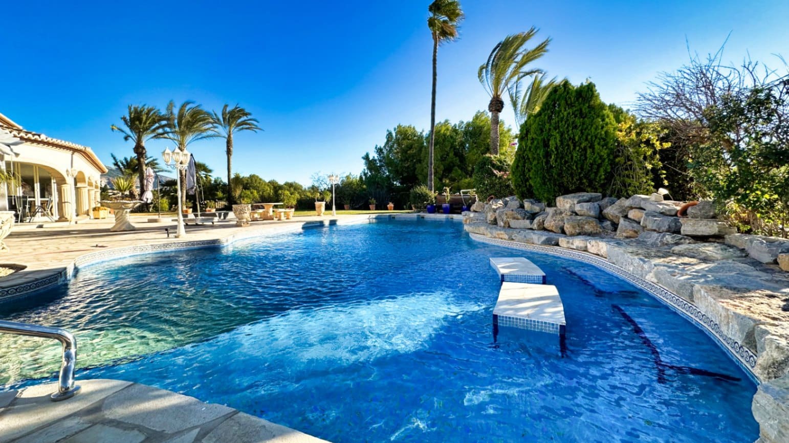 6 slaapkamer Villa te koop in Altea met zwembad garage - € 2.995.000 (Ref: 9536702)