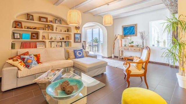 Chalet de 4 habitaciones en Moraira, Teulada-Moraira en venta con piscina - 1.925.000 € (Ref: 9538938)