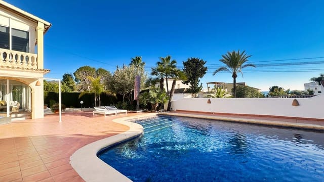Chalet de 4 habitaciones en Moraira, Teulada-Moraira en venta con piscina - 1.925.000 € (Ref: 9538938)