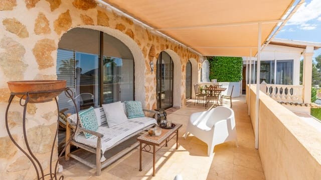 Chalet de 4 habitaciones en Moraira, Teulada-Moraira en venta con piscina - 1.925.000 € (Ref: 9538938)