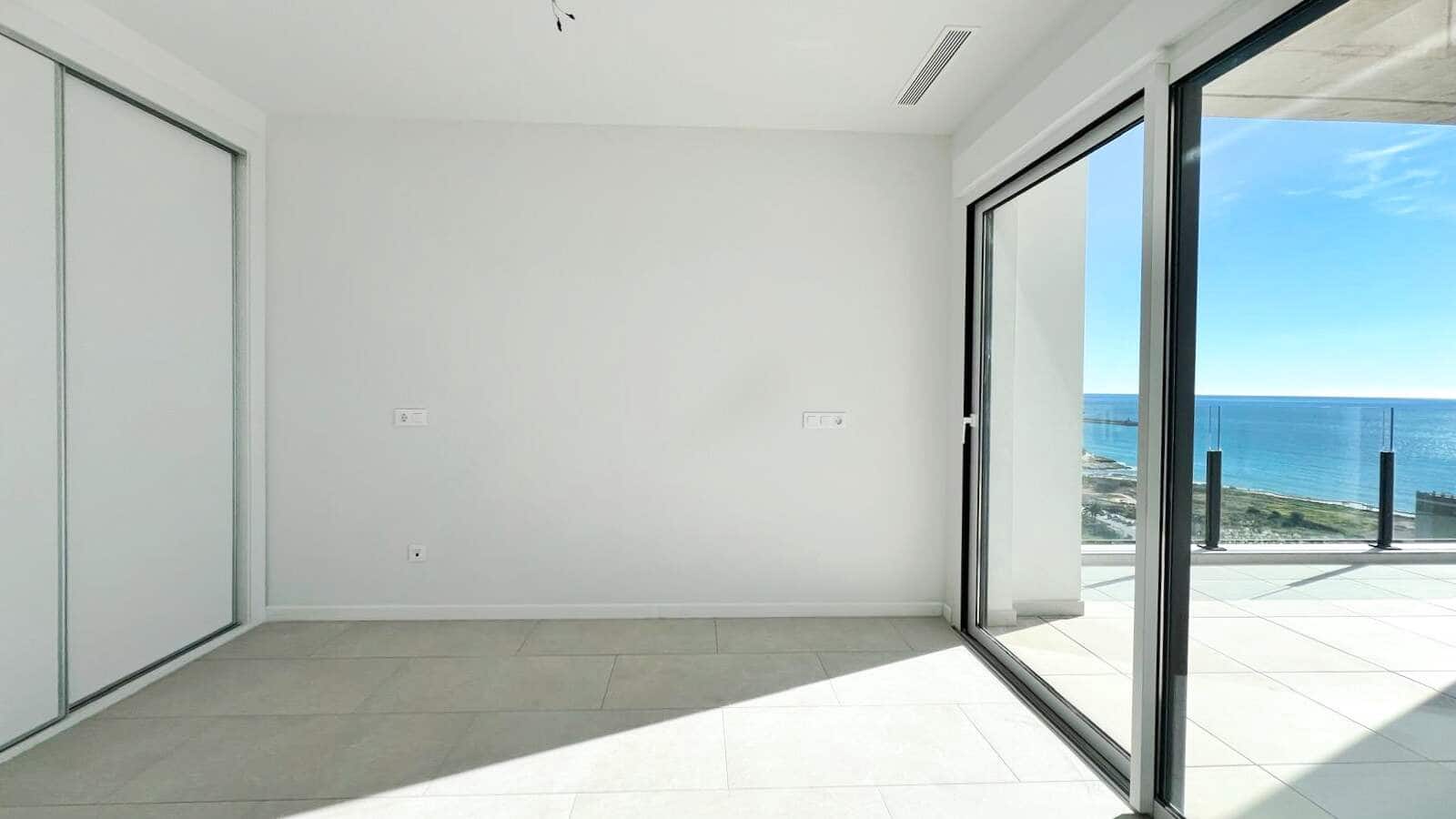 3 bedroom Apartment for sale in Calpe / Calp with pool - € 995,000 (Ref: 9609592)