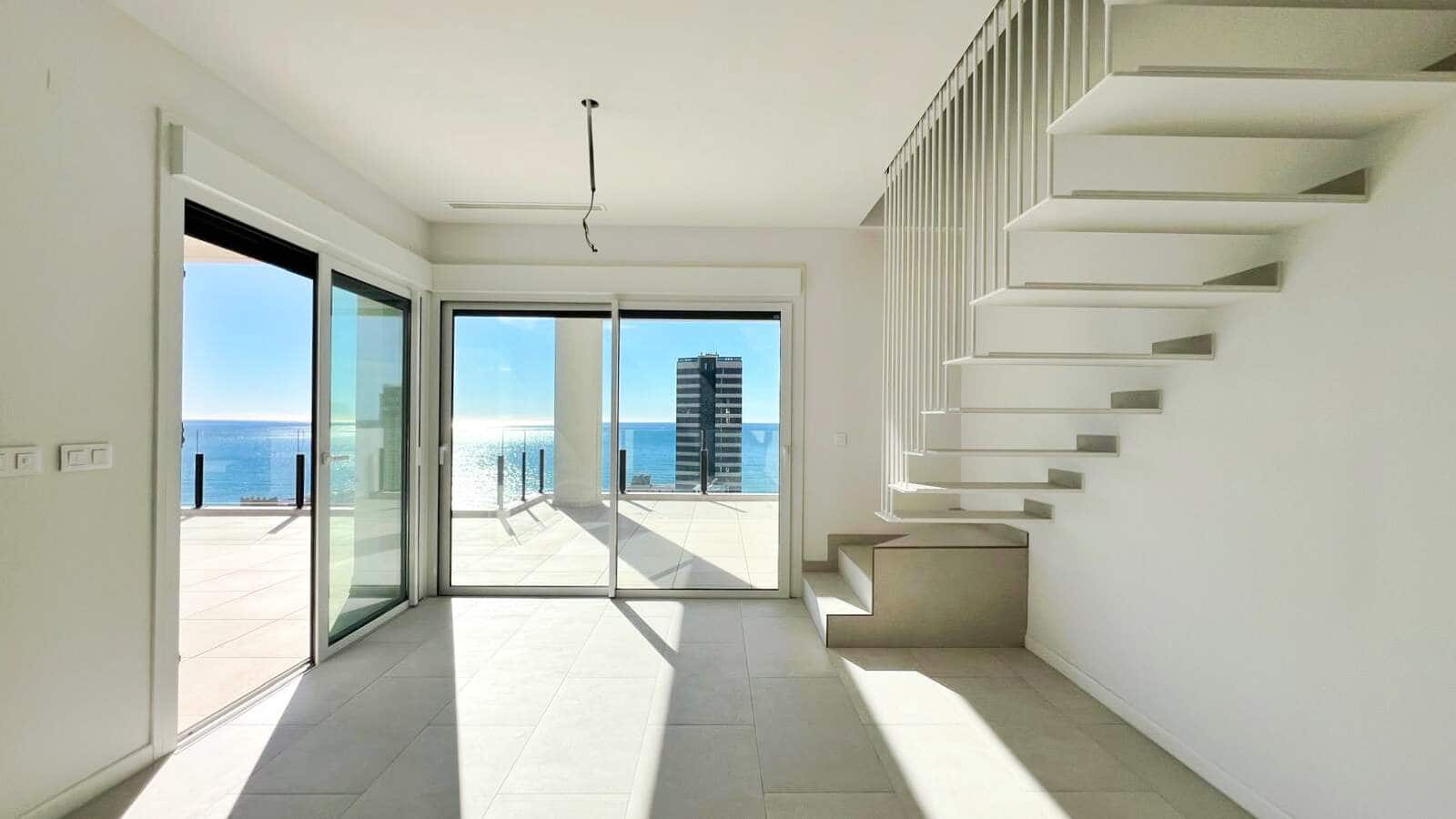 3 bedroom Apartment for sale in Calpe / Calp with pool - € 995,000 (Ref: 9609592)