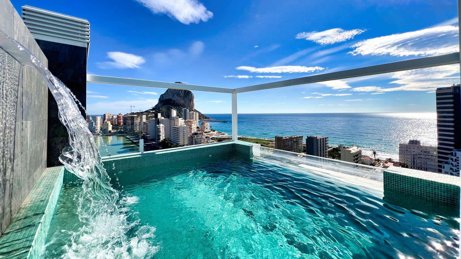 3 bedroom Apartment for sale in Calpe / Calp with pool - € 995,000 (Ref: 9609592)