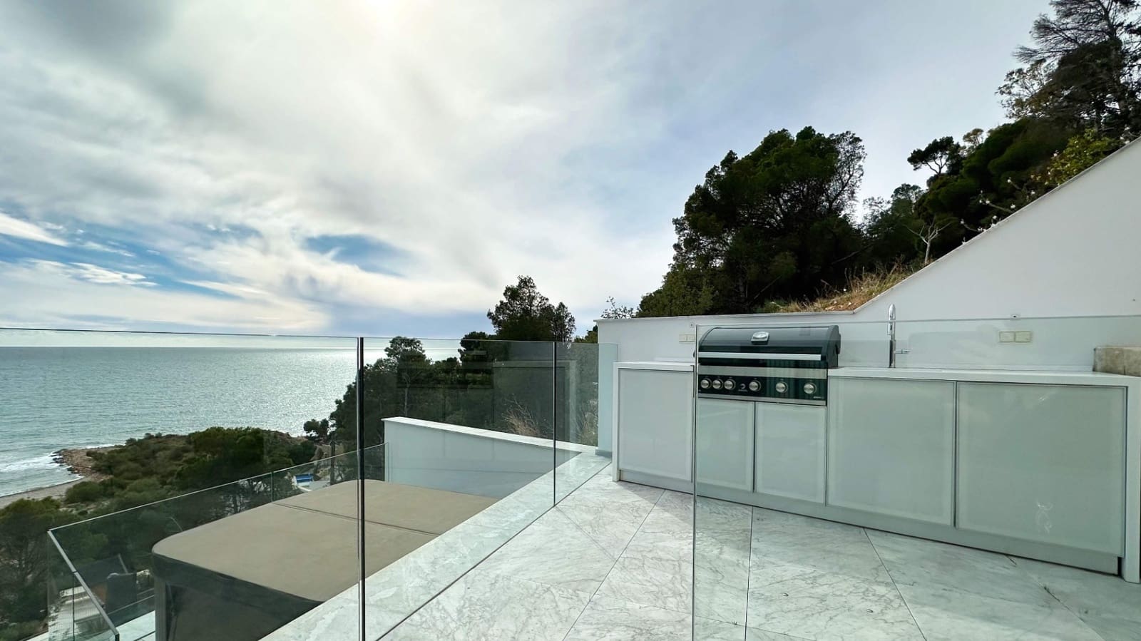 2 bedroom Apartment for sale in Altea with pool - € 1,495,000 (Ref: 9609593)