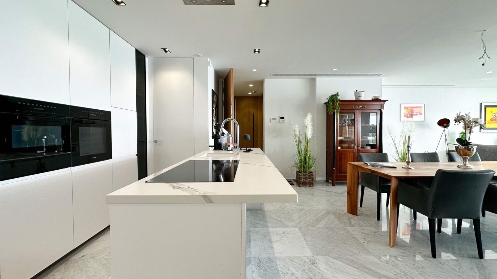 2 bedroom Apartment for sale in Altea with pool - € 1,495,000 (Ref: 9609593)