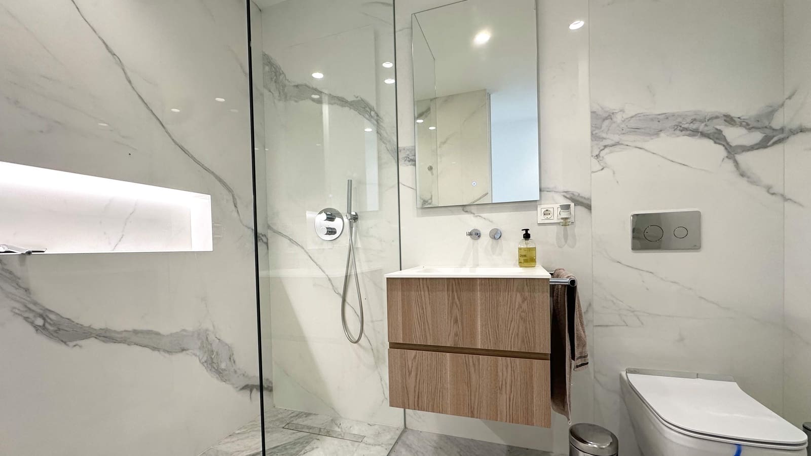 2 bedroom Apartment for sale in Altea with pool - € 1,495,000 (Ref: 9609593)