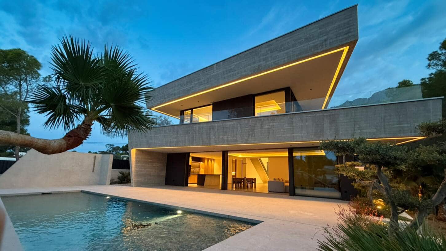 4 bedroom Villa for sale in Altea with pool garage - € 2,345,000 (Ref: 9609594)
