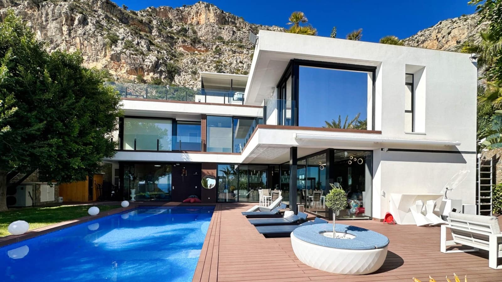 4 soveværelse Villa til salg i Altea med swimmingpool - € 3.600.000 (Ref: 9610526)