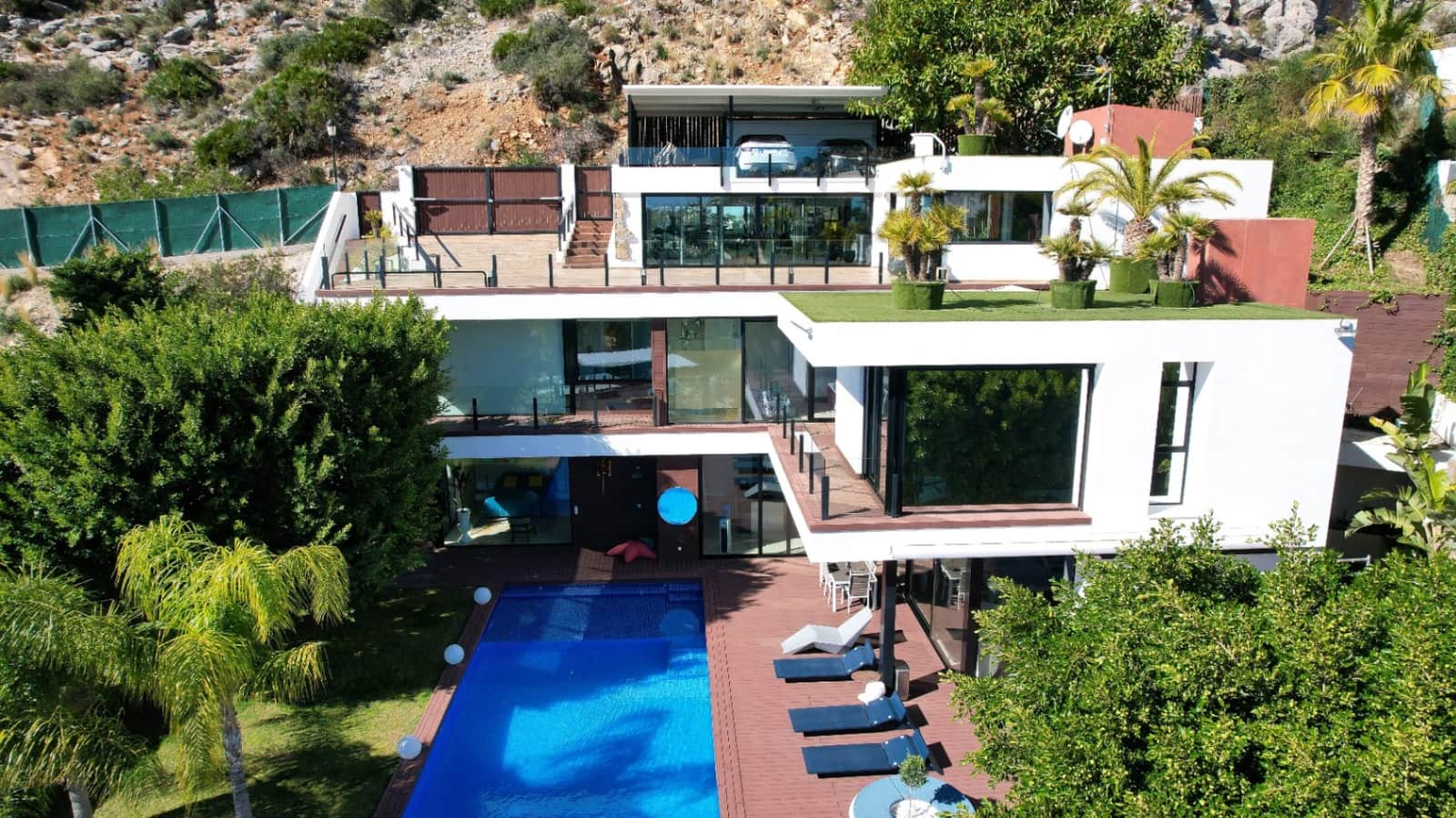 4 soveværelse Villa til salg i Altea med swimmingpool - € 3.600.000 (Ref: 9610526)