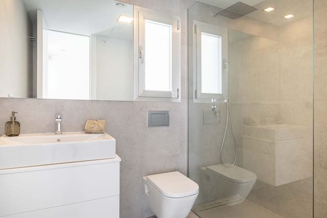 3 quarto Moradia para venda em Finestrat com piscina - 735 000 € (Ref: 9650499)