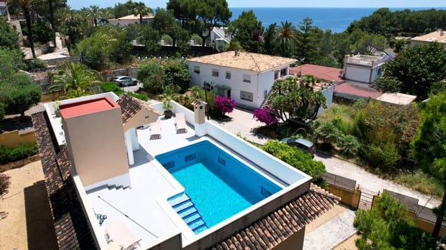 3 makuuhuone Huvila myytävänä paikassa Altea mukana uima-altaan - 690 000 € (Ref: 9654363)