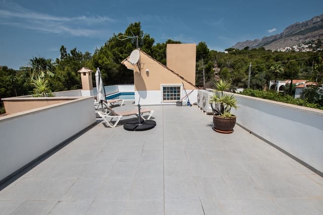 3 makuuhuone Huvila myytävänä paikassa Altea mukana uima-altaan - 690 000 € (Ref: 9654363)