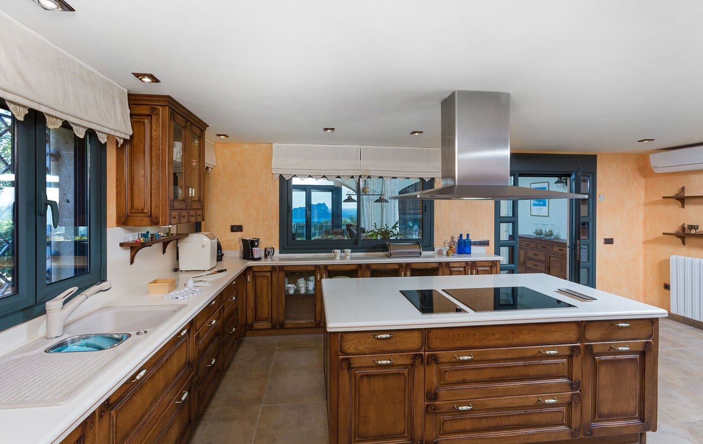 6 slaapkamer Villa te koop in Benissa met zwembad - € 2.950.000 (Ref: 9663727)