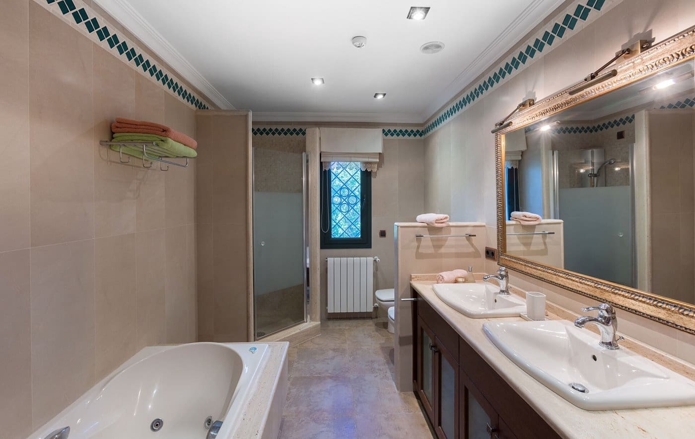 6 slaapkamer Villa te koop in Benissa met zwembad - € 2.950.000 (Ref: 9663727)