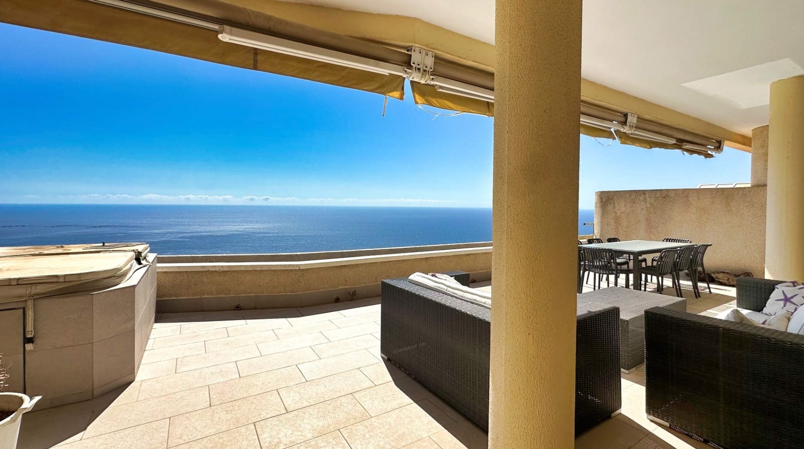 3 makuuhuone Huoneisto myytävänä paikassa Altea mukana uima-altaan - 690 000 € (Ref: 9663730)