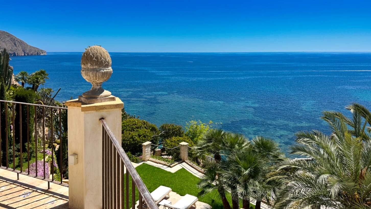 4 bedroom Villa for sale in Altea with pool garage - € 3,450,000 (Ref: 9663731)