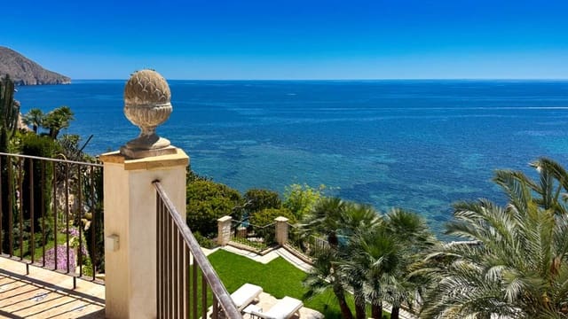 Chalet de 4 habitaciones en Altea en venta con piscina garaje - 3.450.000 € (Ref: 9663731)