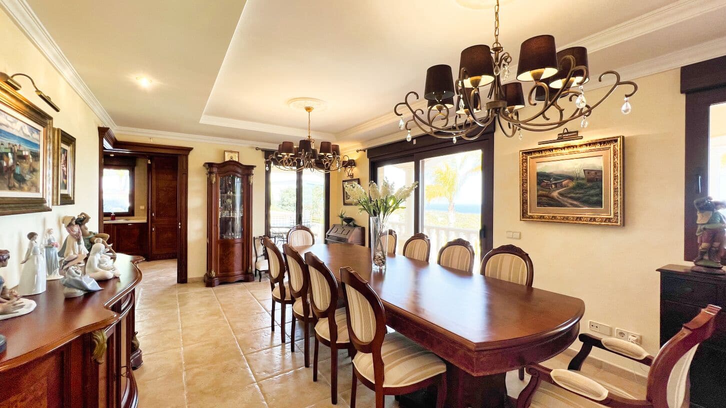 4 soveværelse Villa til salg i Benissa med swimmingpool garage - € 2.980.000 (Ref: 9663733)