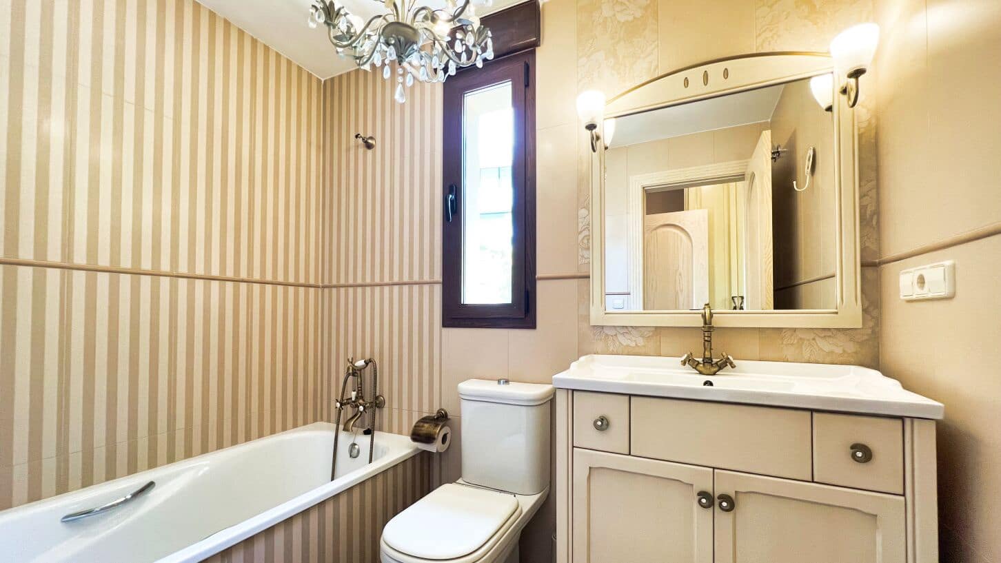 4 soveværelse Villa til salg i Benissa med swimmingpool garage - € 2.980.000 (Ref: 9663733)